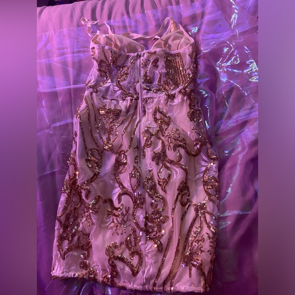✨PrettyLittleThing ✨ White & Gold Strappy Sheer Sequin Bodycon Dress 💛 UK 8/US6 - Picture 12 of 15